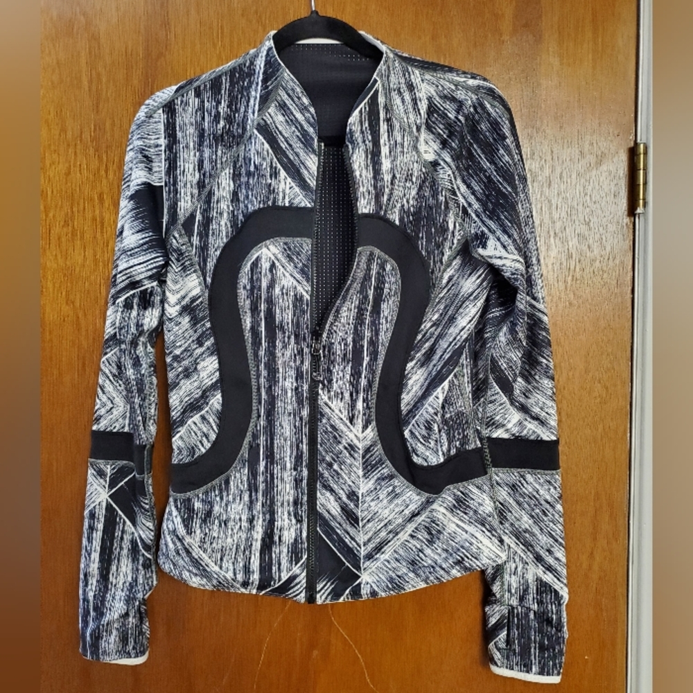 LuluLemon *Reversible* Find Your Bliss Jacket